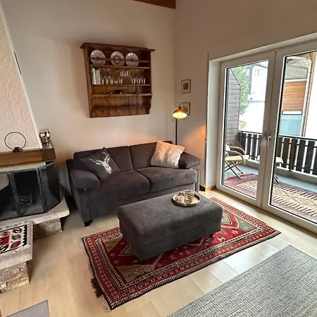 Apartment Dachwohnung Mit Charme Im Haus Luchre,
