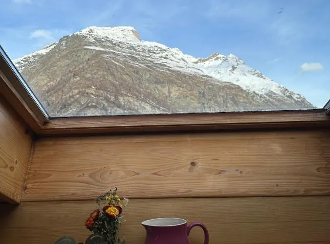 Appartement Dachwohnung Mit Charme Im Haus Luchre,