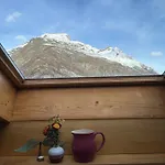 Apartment Dachwohnung Mit Charme Im Haus Luchre,